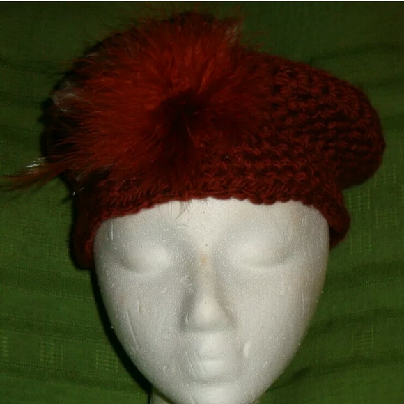 NEW Woman's Xeino Handmade Beanie with Feather Acc - Picture 5 of 7